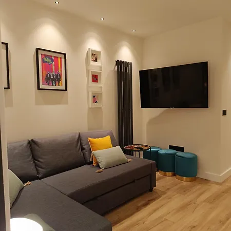 Διαμέρισμα Piso Carpio, 22 By Pisoschulospuntoes *