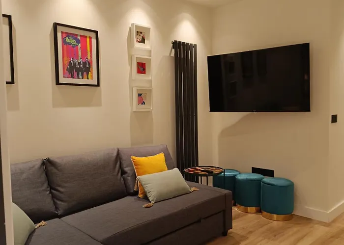 Apartamento Piso Carpio, 22 By Pisoschulospuntoes *