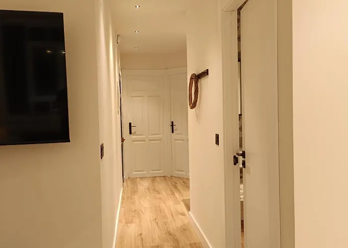 Piso Carpio, 22 By Pisoschulospuntoes Leão